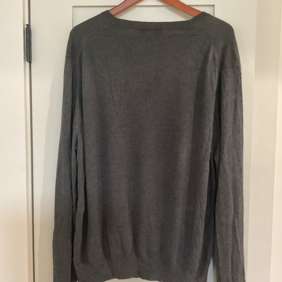 Banana Republic Men's Dark Gray V-Neck Sweater - Picture 3 of 4
